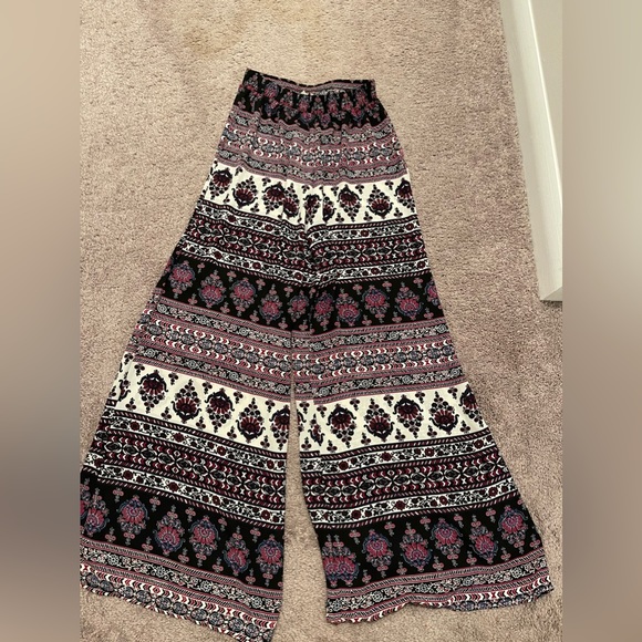 Lightly worn beautifully patterned pants originally from pacsun. - Picture 2 of 2